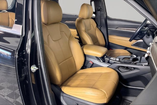 Used 2022 Black Kia SX image 27