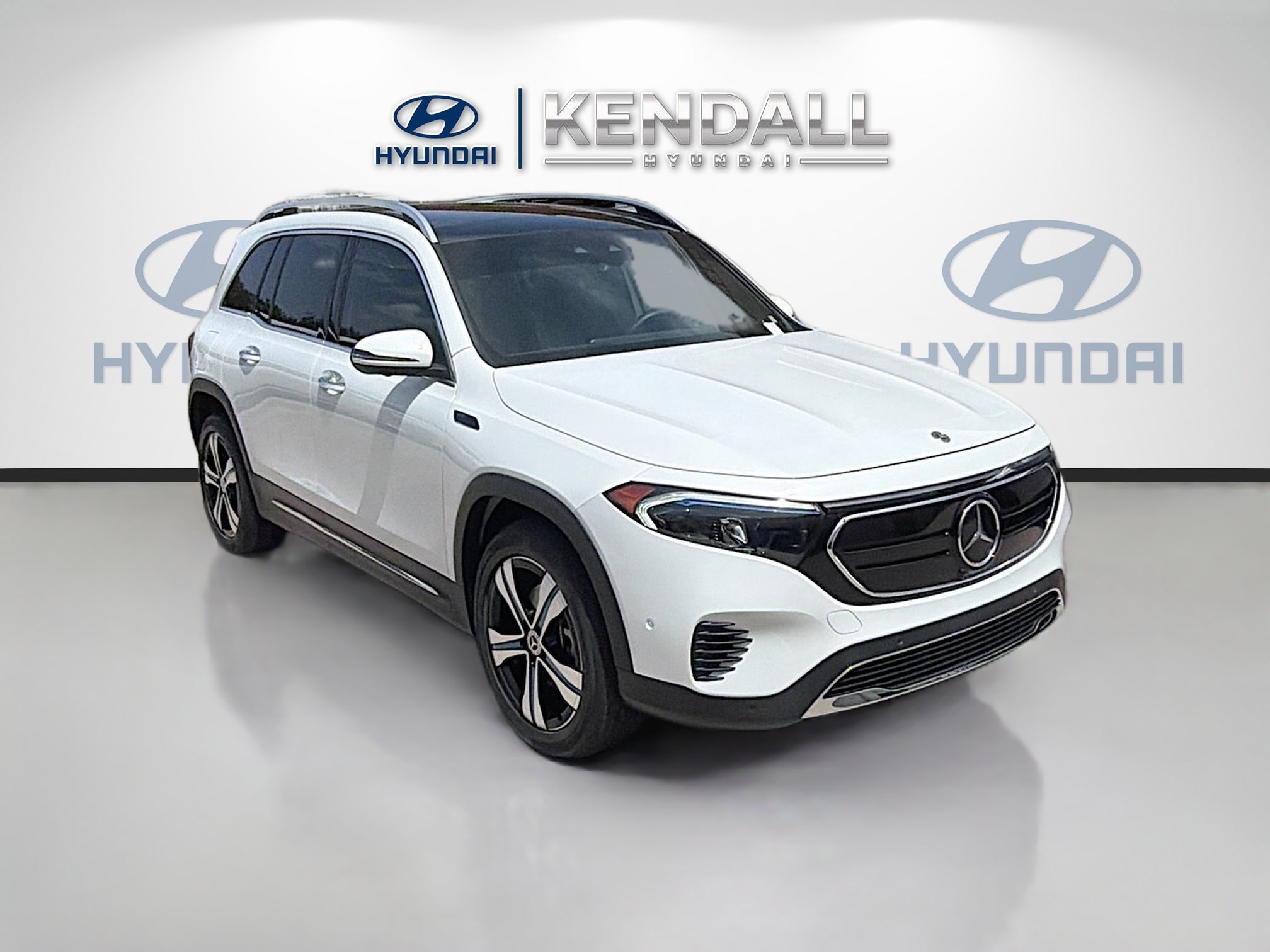 Used 2023 White Mercedes-Benz EQB 300 image 1