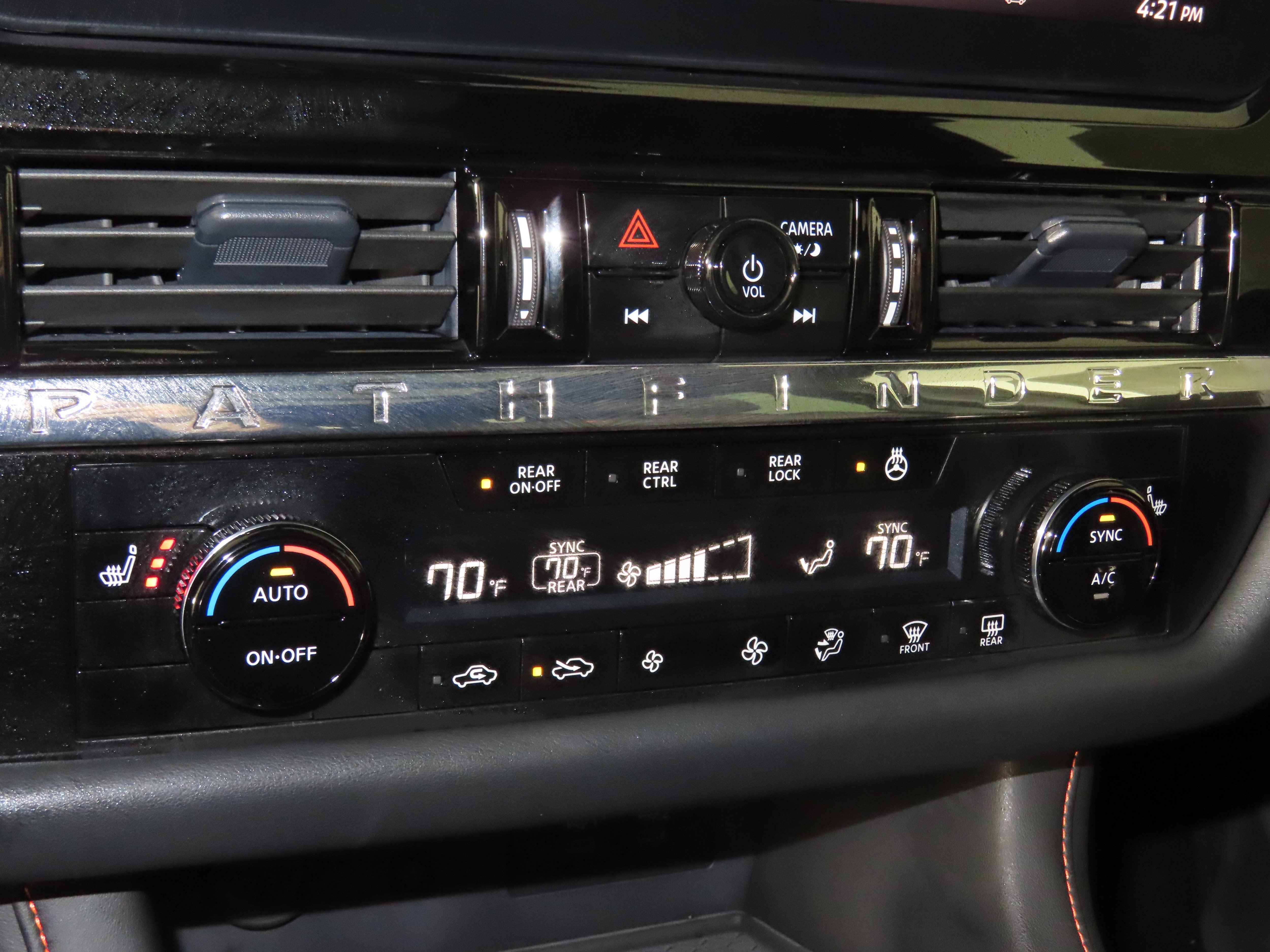 New 2026 Boulder Gray Pearl / Super Black Two-tone Nissan Rock Creek® image 18