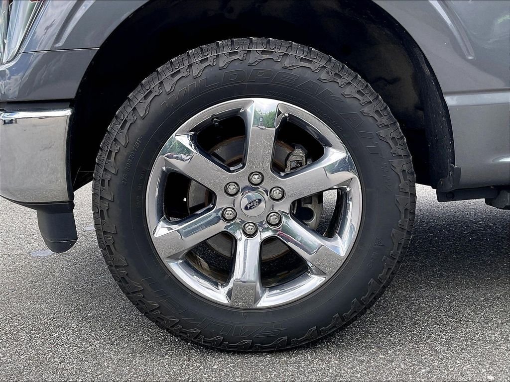 Used 2023 Carbonized Gray Metallic Ford Lariat image 7