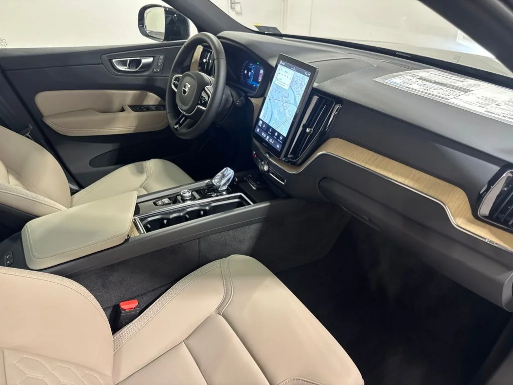 New 2026 Onyx Black Metallic Volvo T8 Plus image 27