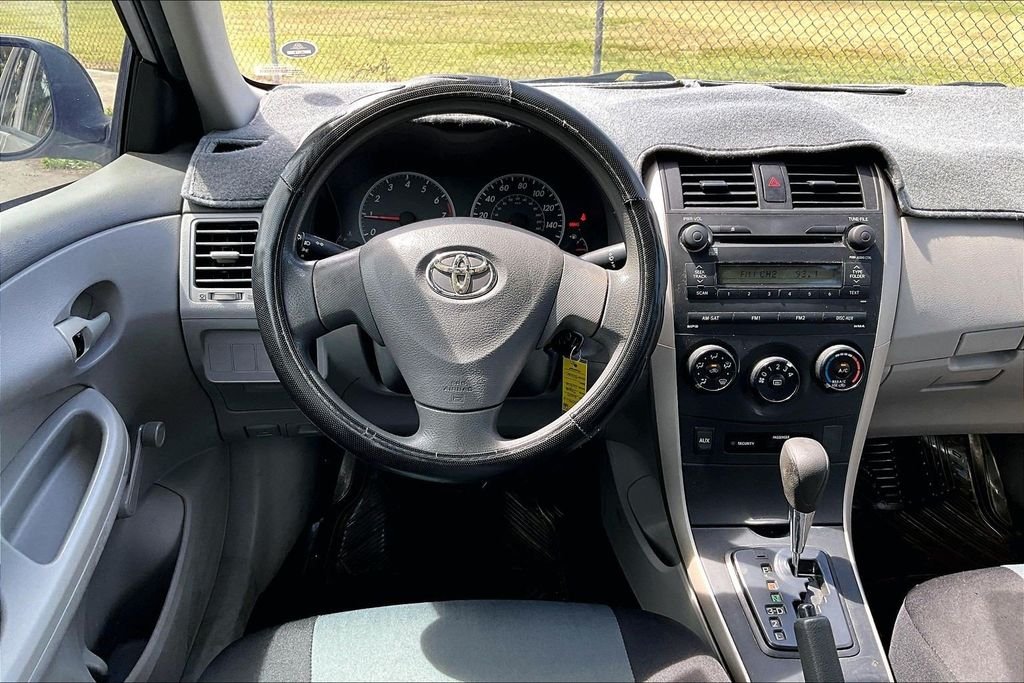 Used 2009 Silver Toyota Base image 5