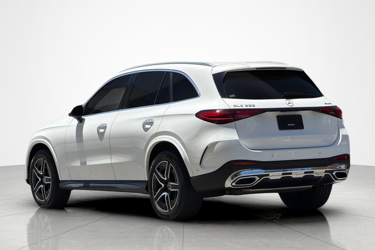 Used 2024 Polar White Mercedes-Benz GLC 300 image 3