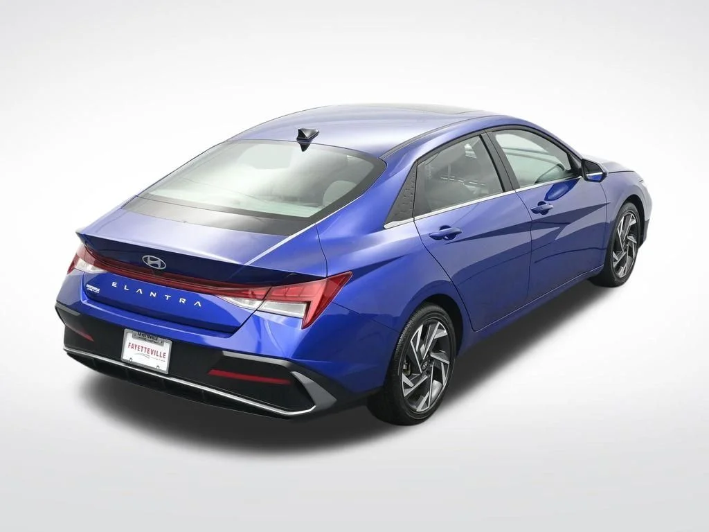 Used 2025 Blue Hyundai SEL Convenience image 24