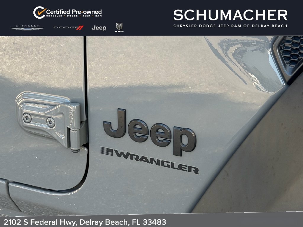 Used 2023 Gray Jeep Sport S image 10