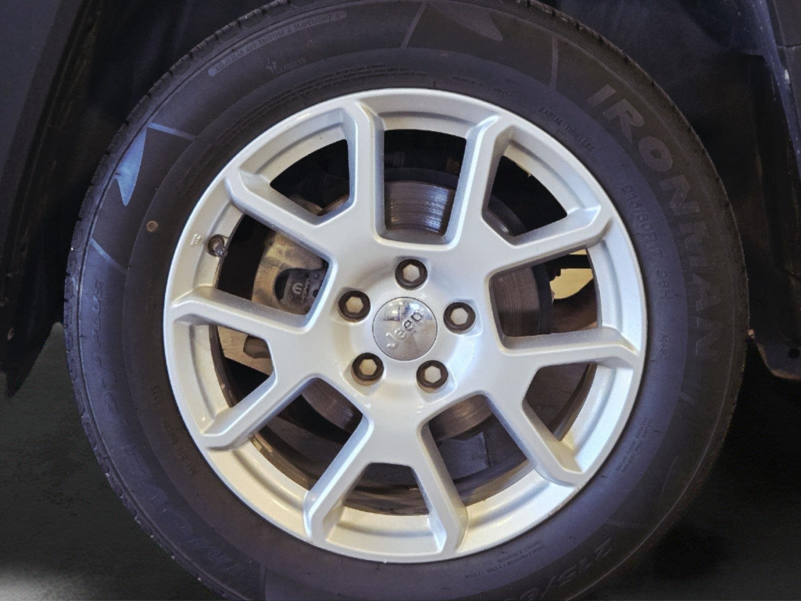Used 2020 Sting-Gray Clearcoat Jeep Latitude image 54
