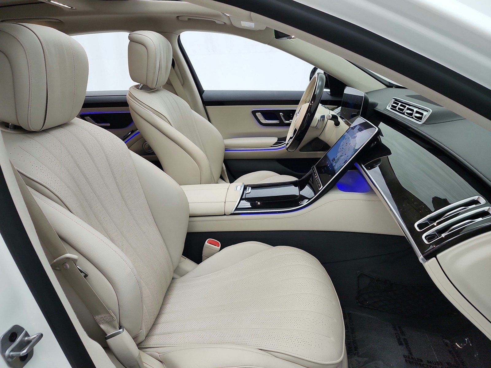Certified Used 2023 MANUFAKTUR Diamond White Mercedes-Benz S 500 4MATIC® Sedan image 19