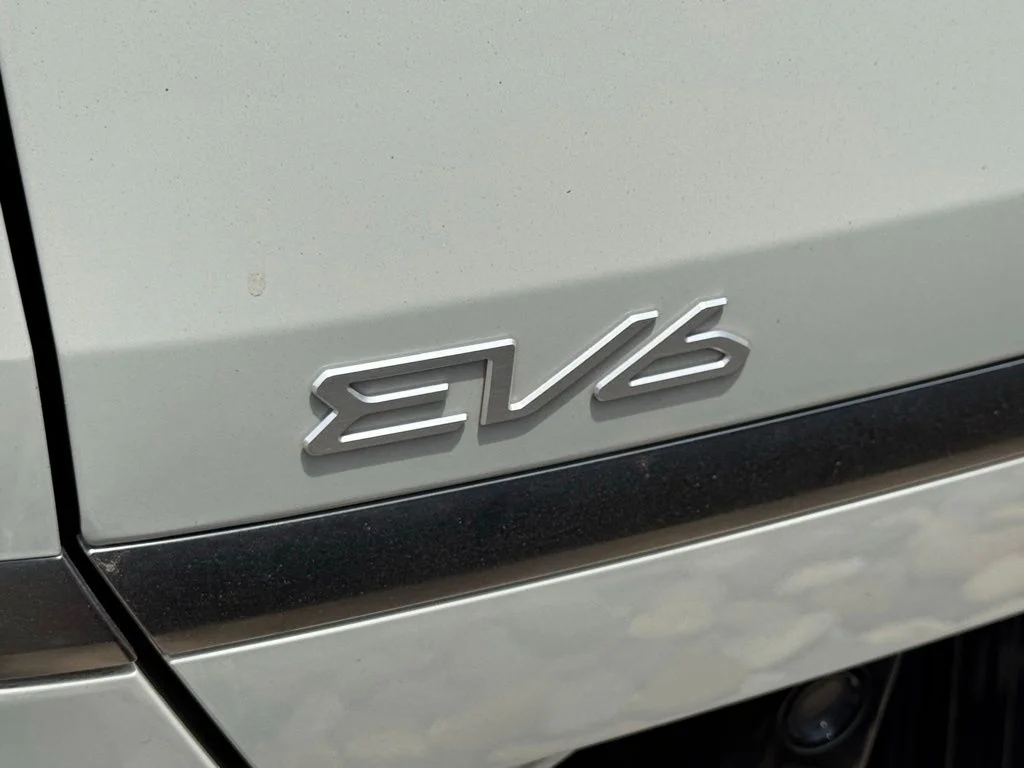 Used 2023 White Kia Wind image 21
