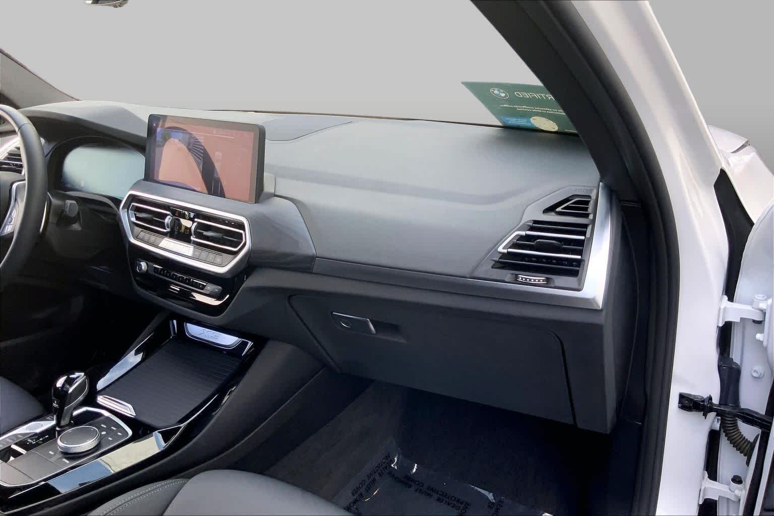 Used 2024 Alpine White BMW xDrive30i image 18