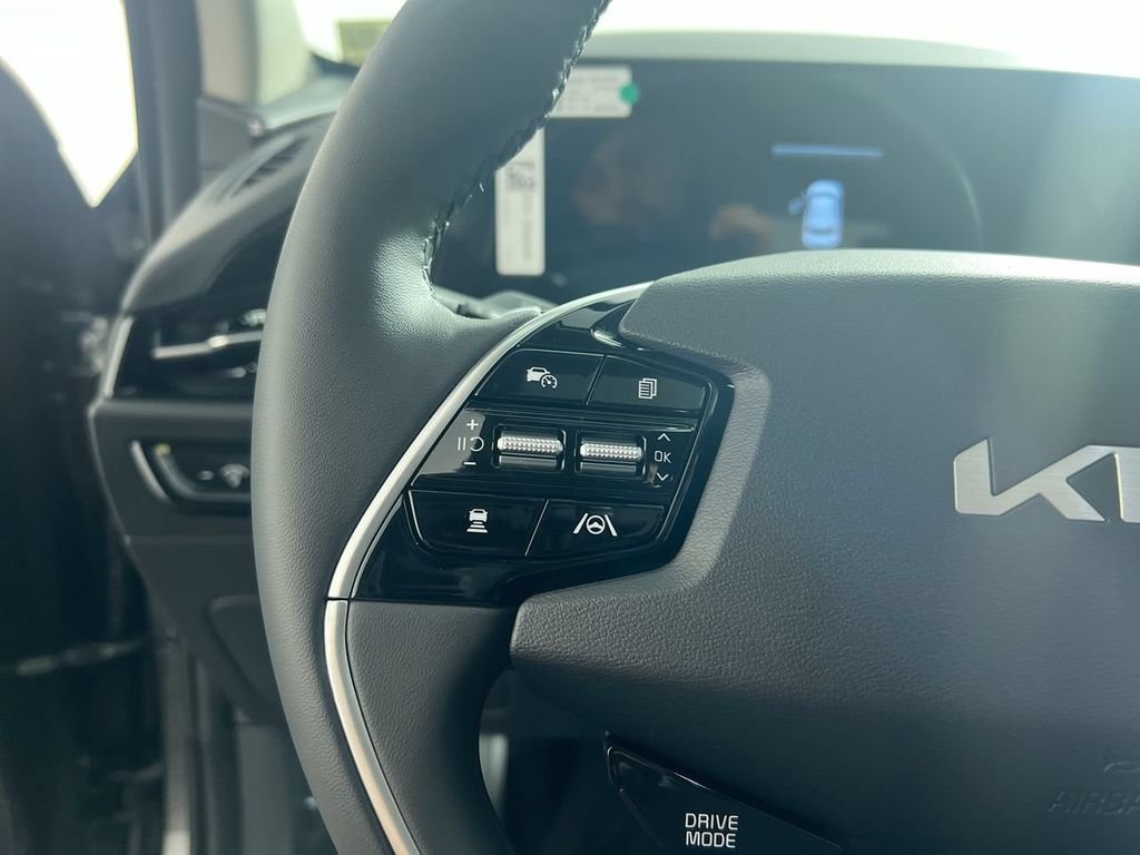 New 2026 Interstellar Gray Kia SX image 18