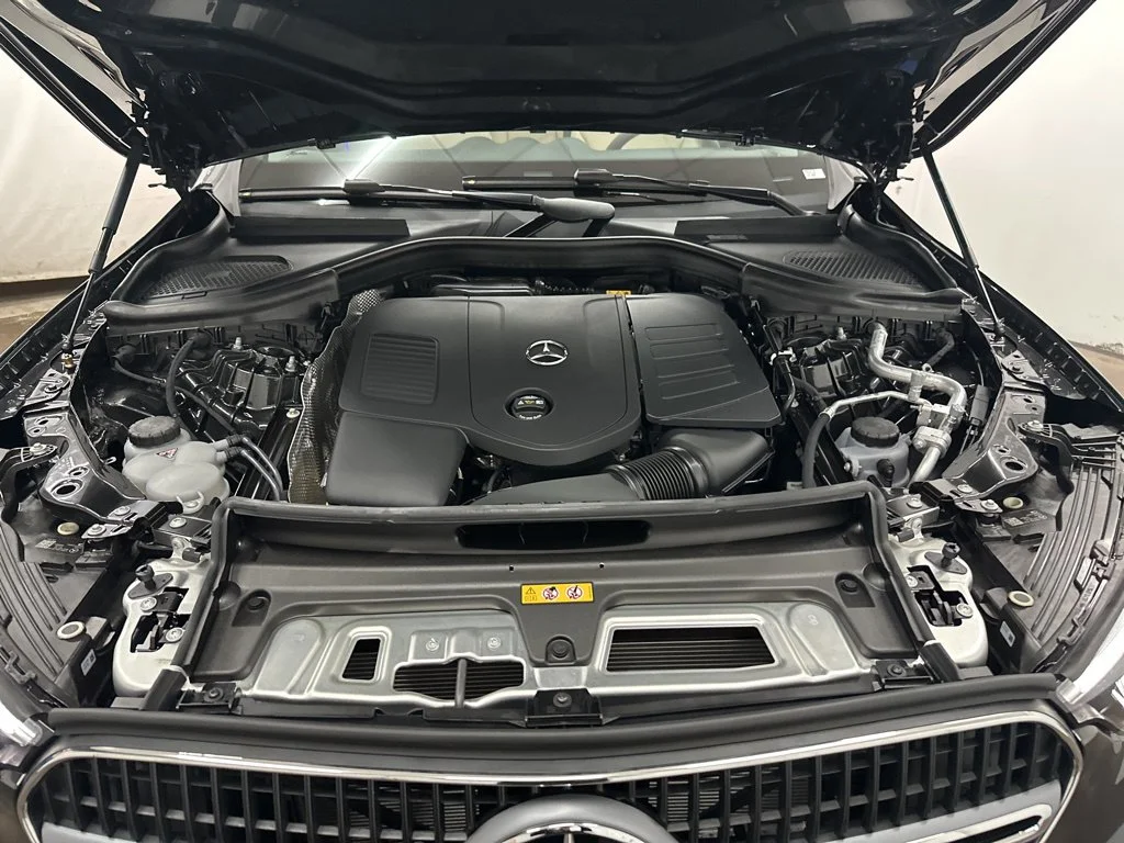 Used 2026 Gray Mercedes-Benz GLC 300 image 31