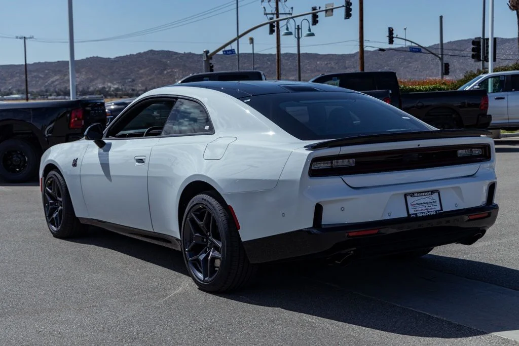 New 2026 White Knuckle Exterior Paint Dodge R/T Scat Pack 2-door AWD image 5