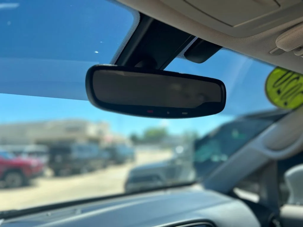 Used 2020 White Chrysler Touring L Plus image 7