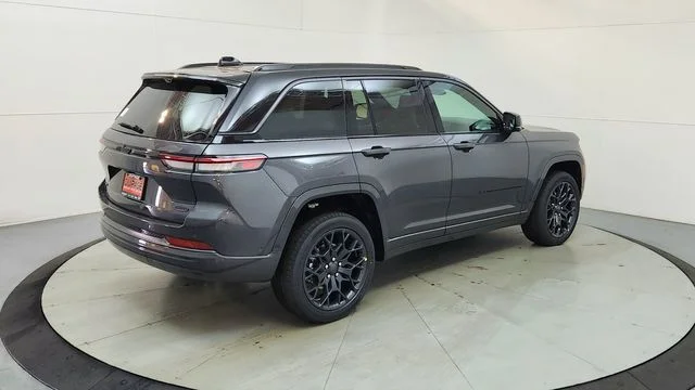 New 2026 Baltic Gray Metallic Clear-Coat Exterior Paint Jeep Summit image 10