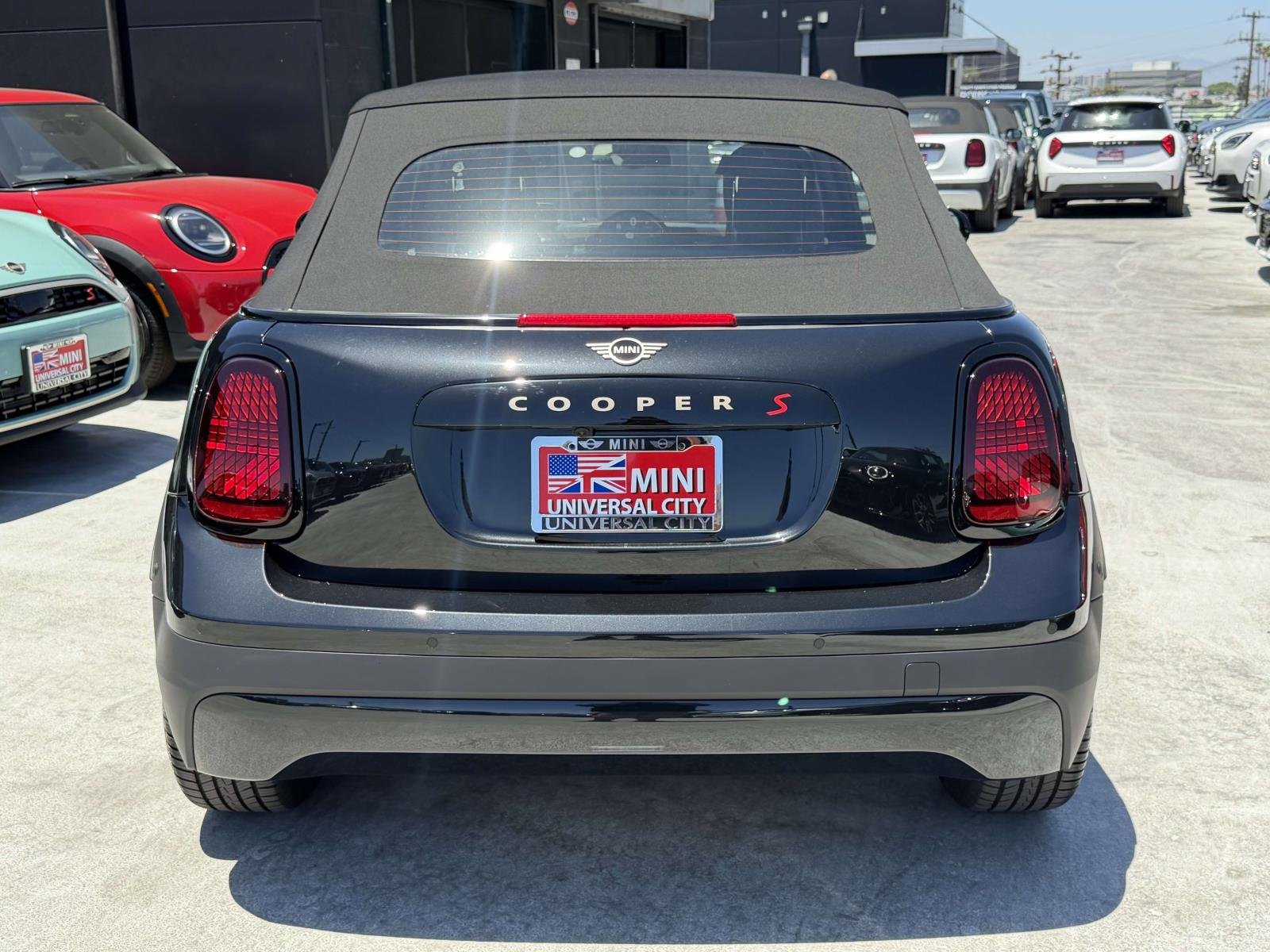 New 2026 0C4R Midnight Black II Metallic MINI Iconic image 4