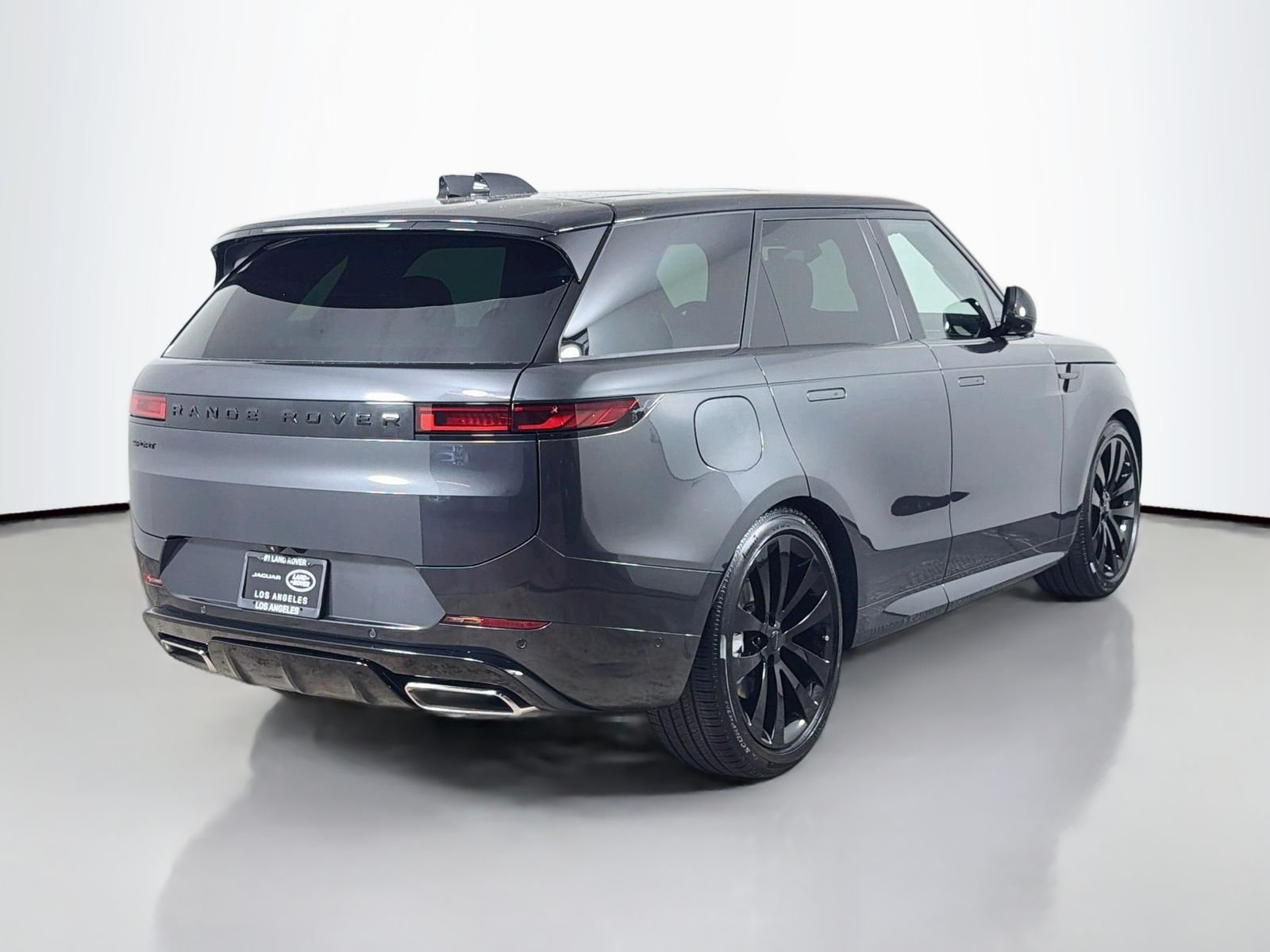 New 2026 Carpathian Grey Land Rover Dynamic SE image 5