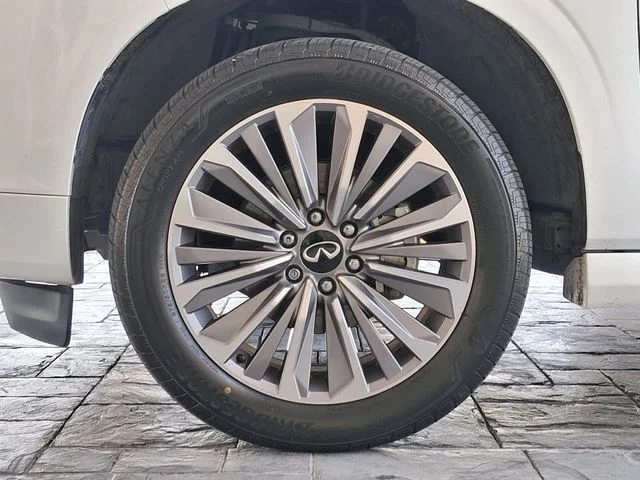 Used 2025 White INFINITI SENSORY image 26