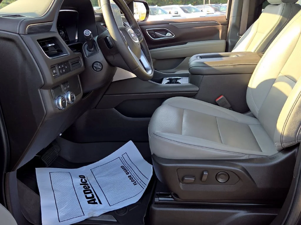 Used 2023 MIDNIGHT BLUE METALLIC GMC SLT image 8