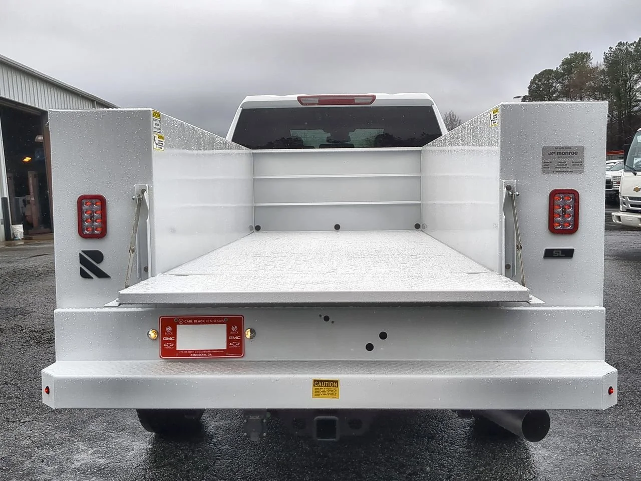 New 2026 Summit White Chevrolet WT image 24