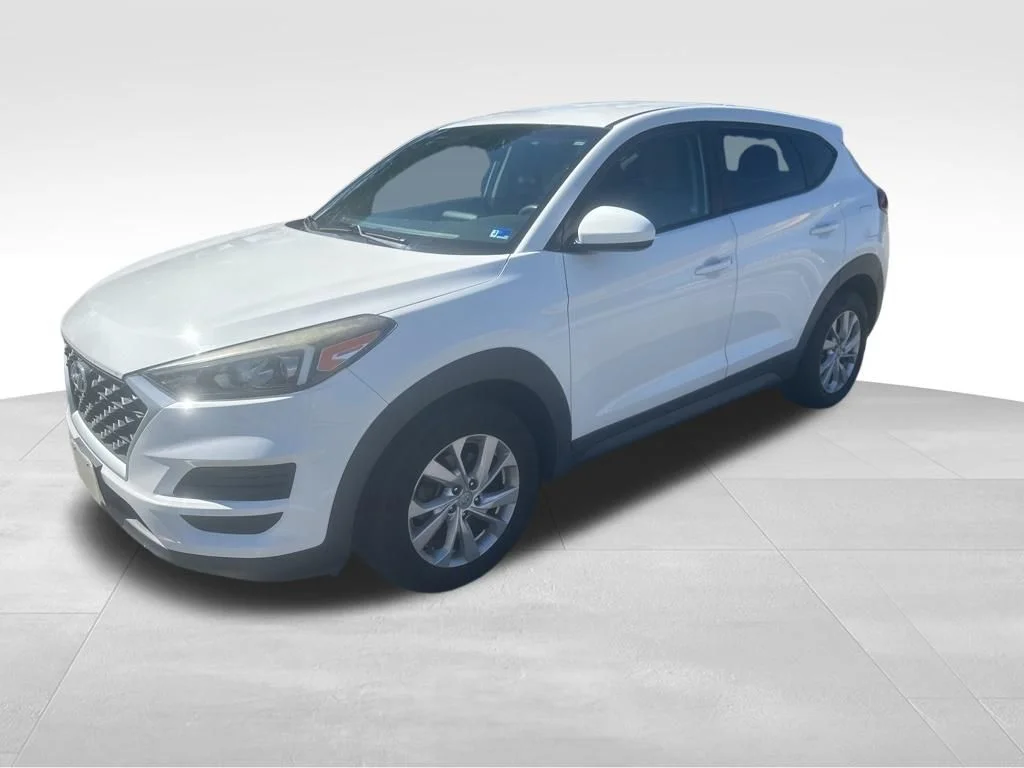Used 2019 White Hyundai SE image 1