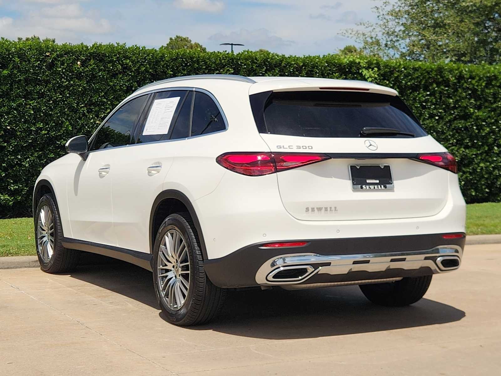 Certified Used 2026 Polar White Mercedes-Benz GLC 300 image 6