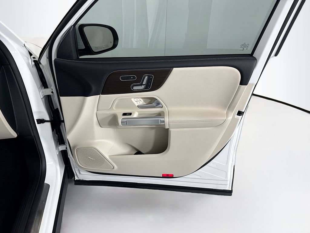 Certified Used 2026 Polar White Mercedes-Benz GLB 250 image 25