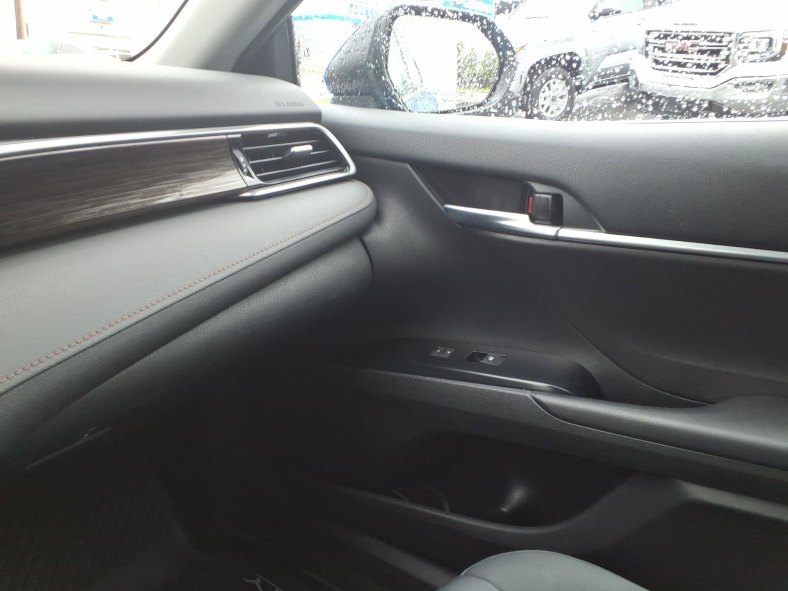 2020 Toyota Camry LE - Photo 23