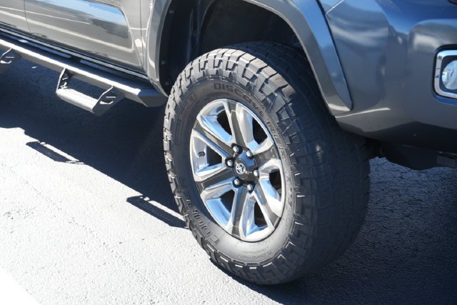 Used 2016 Gray Toyota Limited image 2