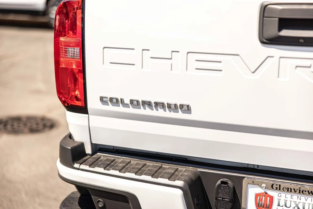 Used 2022 White Chevrolet Z71 image 13