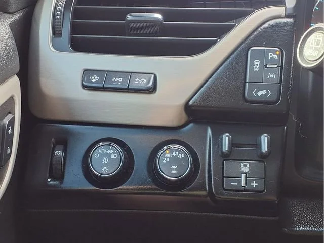 Used 2018 QUICKSILVER METALLIC GMC Denali image 13