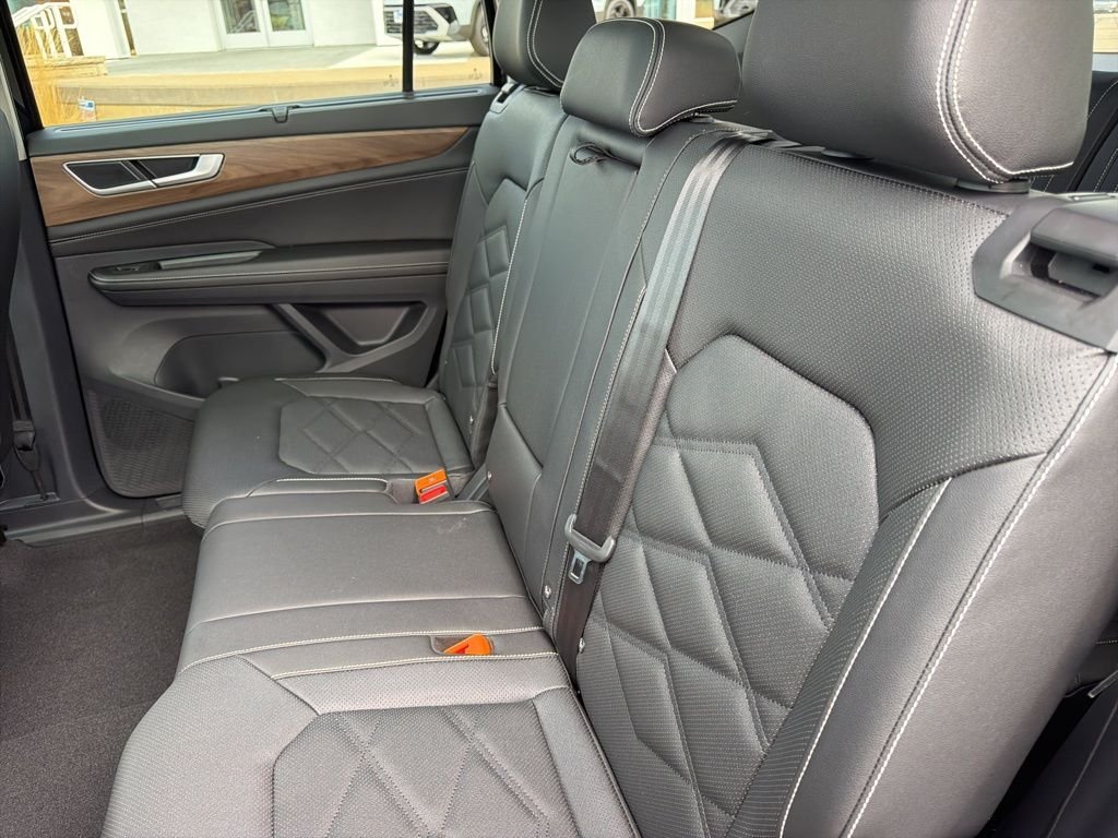 New 2026 Deep Black Pearl Volkswagen 2.0T SE w/Technology image 20