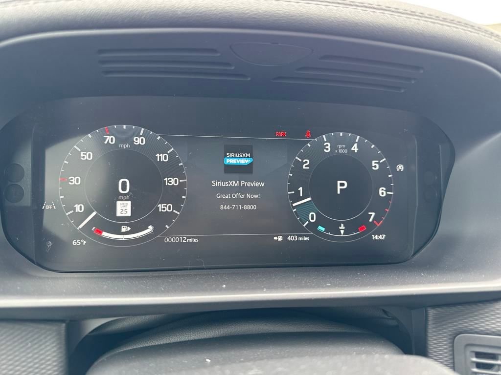 Used 2025 Black Land Rover Dynamic SE image 24