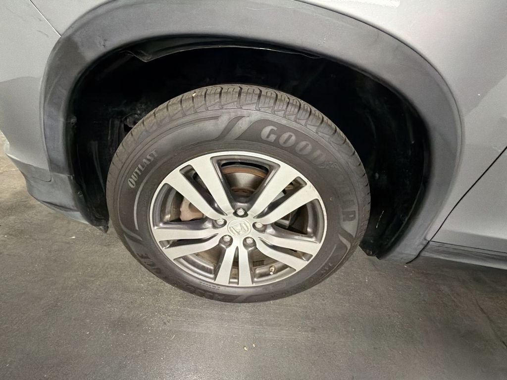 Used 2017 Lunar Silver Metallic Honda EX-L image 32