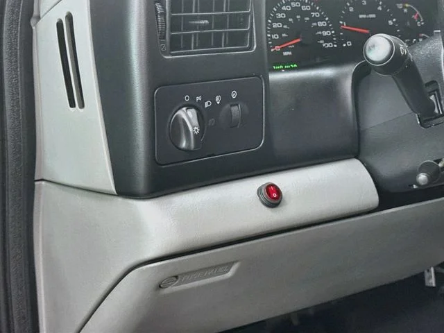 Used 2002 Black Clearcoat Ford XLT image 10