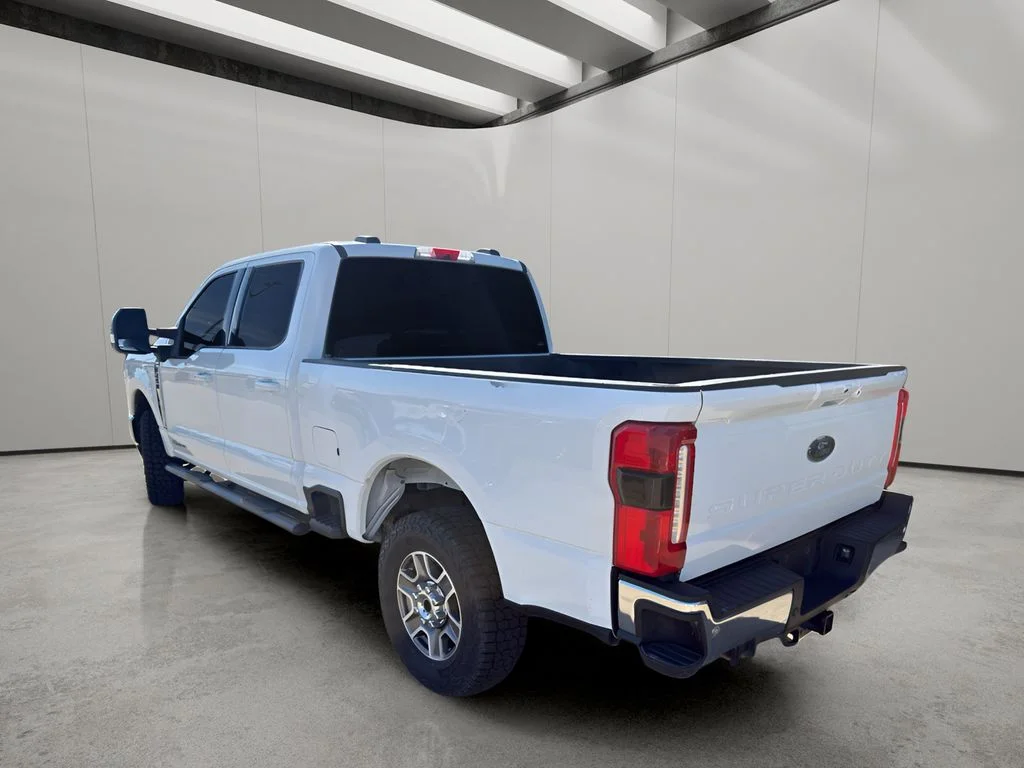 Used 2025 Oxford White Ford LARIAT image 3