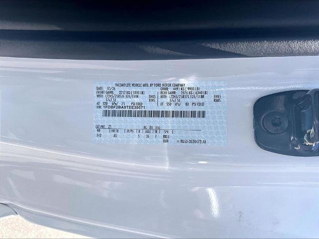 New 2026 Oxford White Ford XL image 29