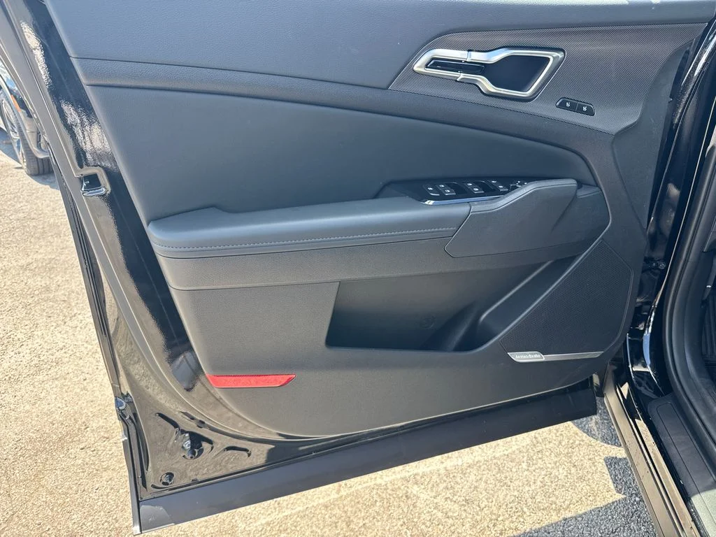 2025 Kia Sportage SX - Photo 11