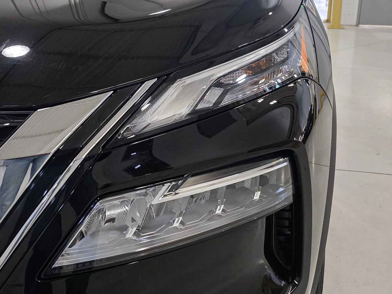 Used 2023 Black Nissan SV image 14