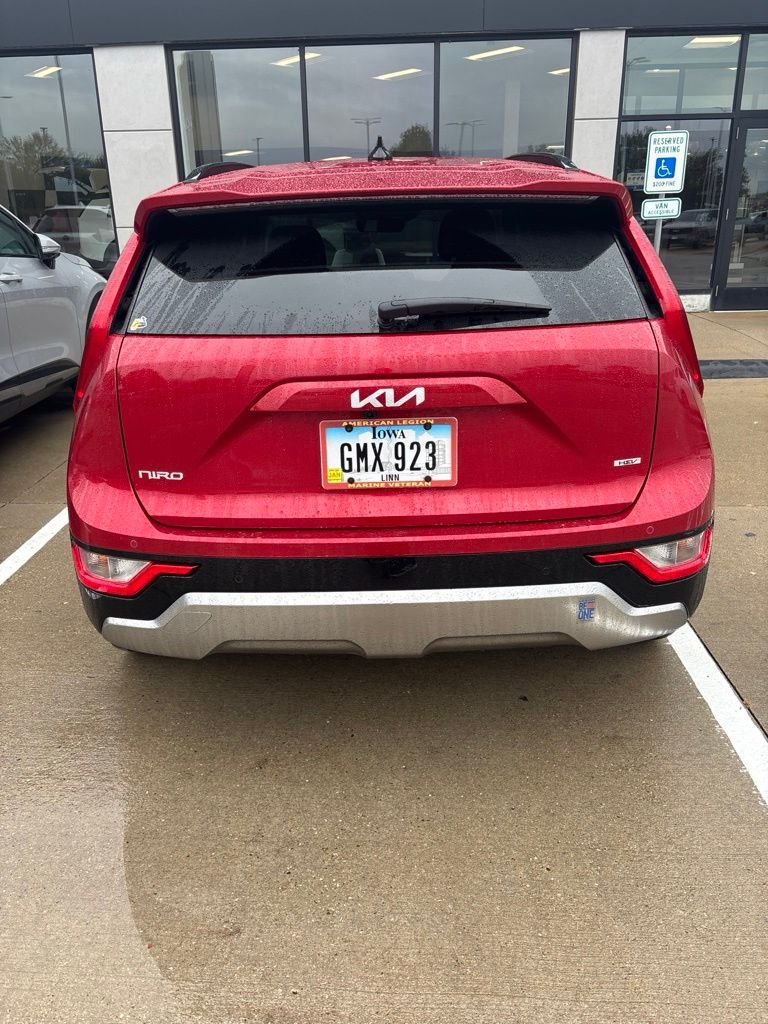 Used 2023 Red Kia EX Touring image 5