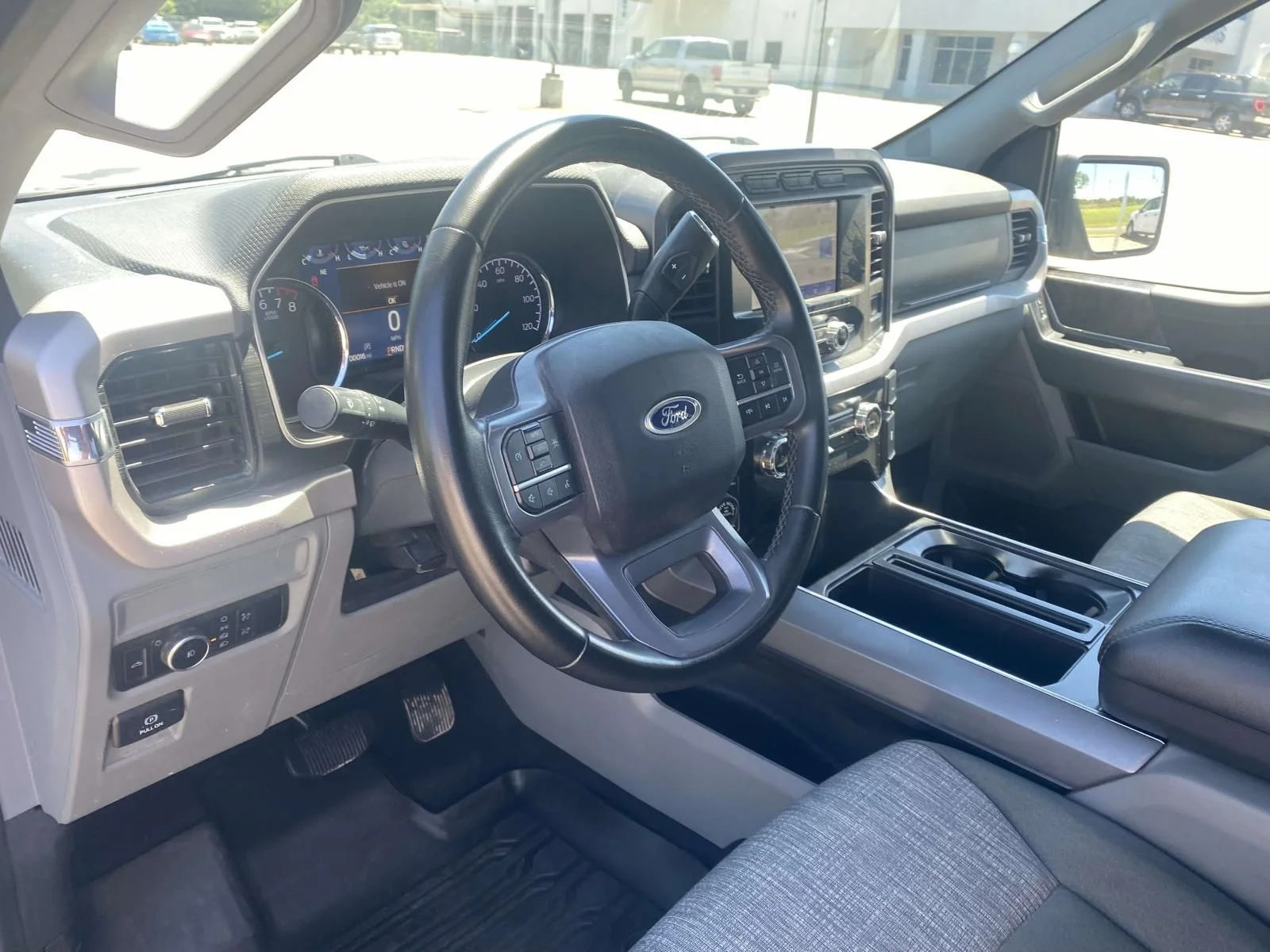 Used 2023 Silver Ford XLT image 17