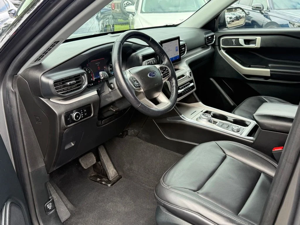 Used 2023 Carbonized Gray Metallic Ford XLT image 18
