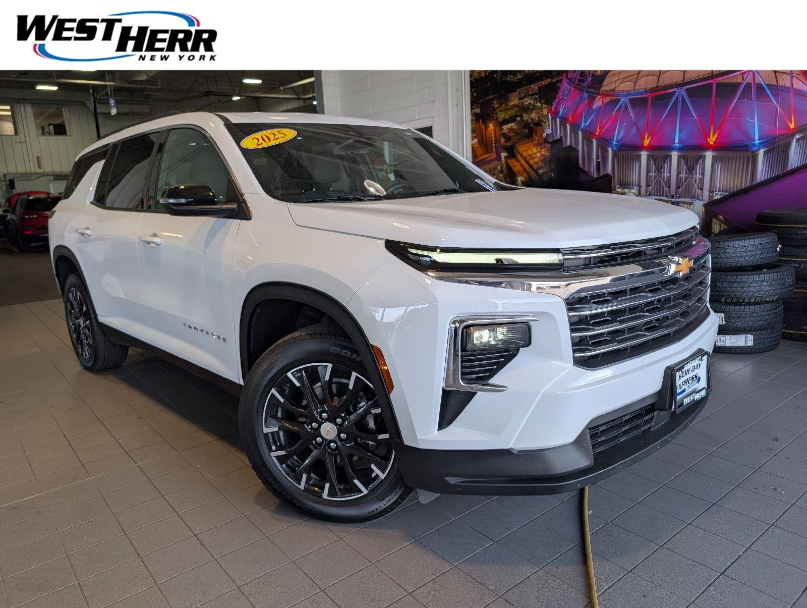 Used 2025 Summit White Chevrolet LT image 1