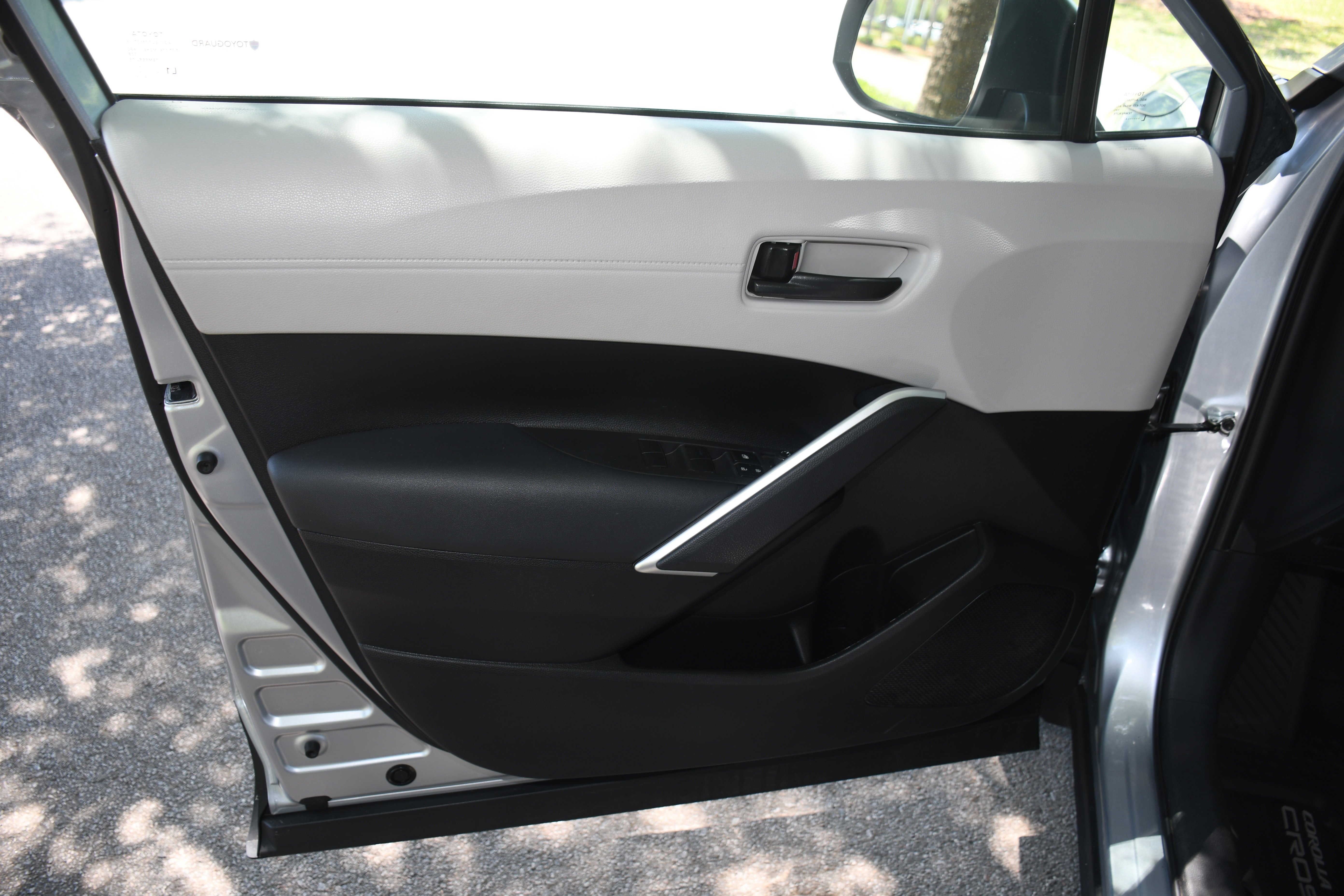 Used 2024 Silver Toyota L image 9