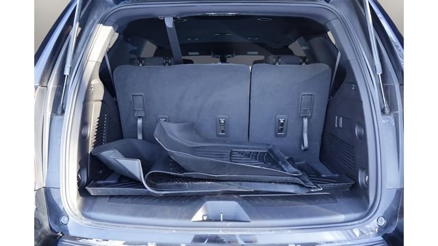 Used 2022 Black Chevrolet LS image 31