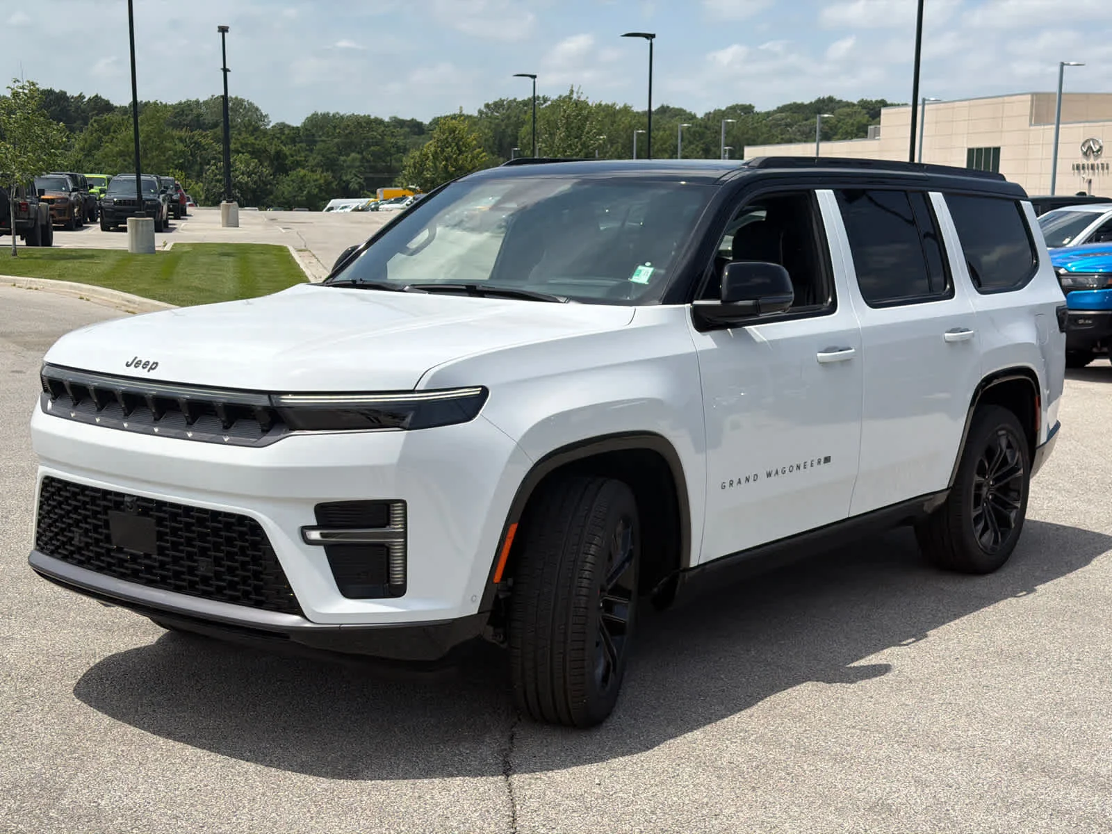 New 2026 Bright White Clearcoat Jeep Summit Reserve image 4