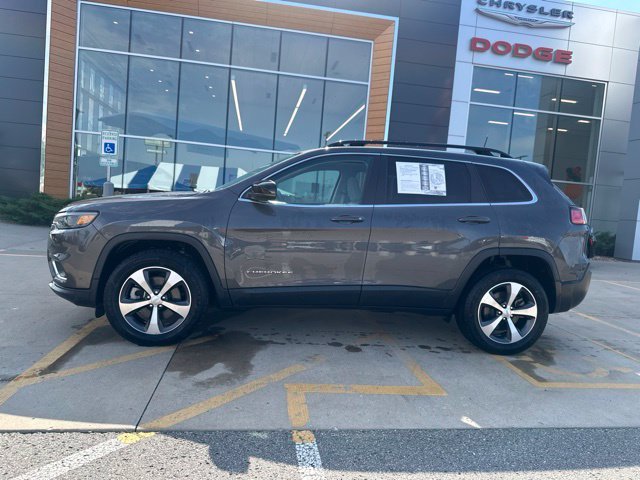 Used 2022 Jeep Cherokee Limited with VIN 1C4PJMDX1ND521982 for sale in Kansas City