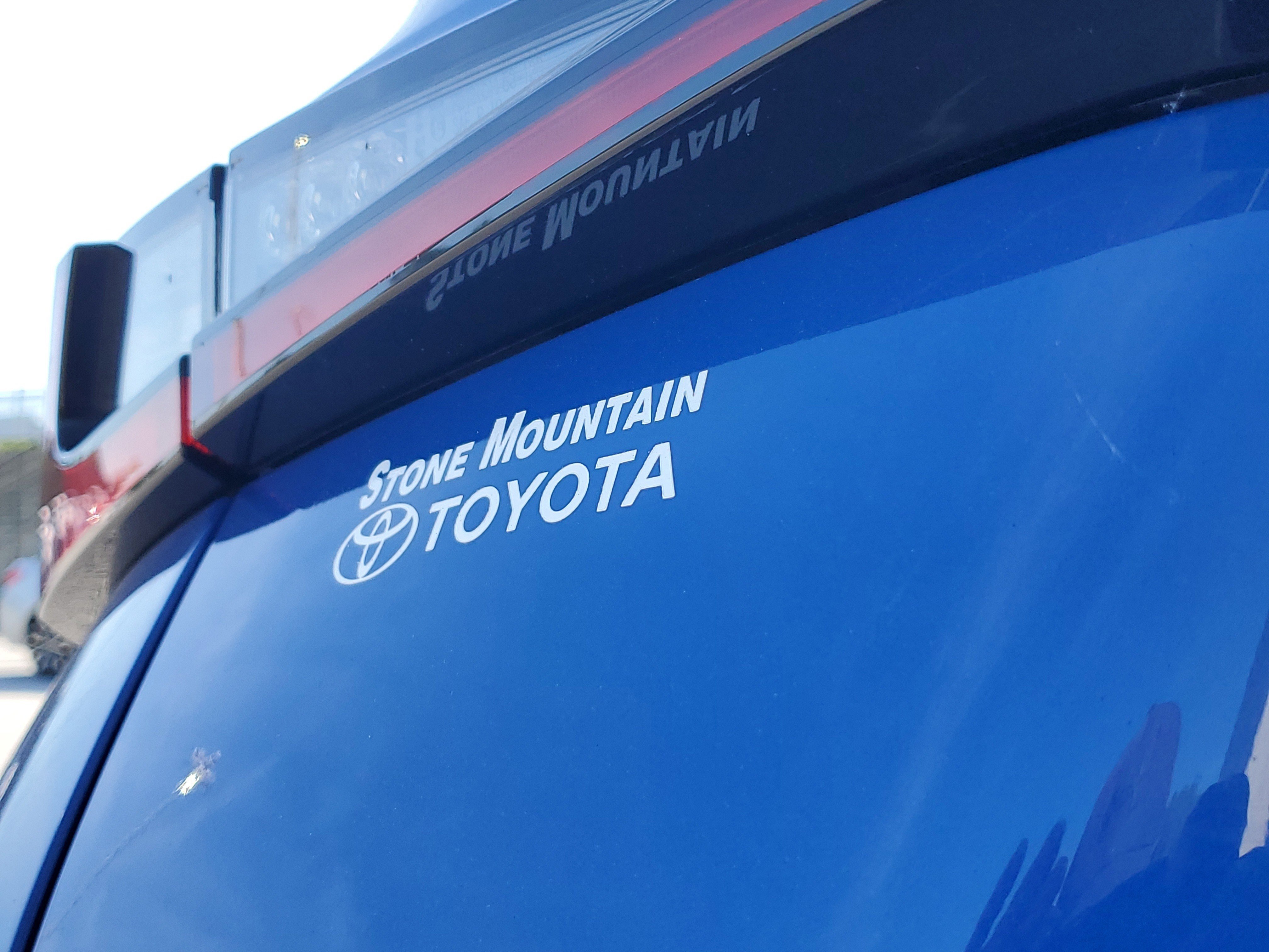 Used 2023  Lexus 300 image 7