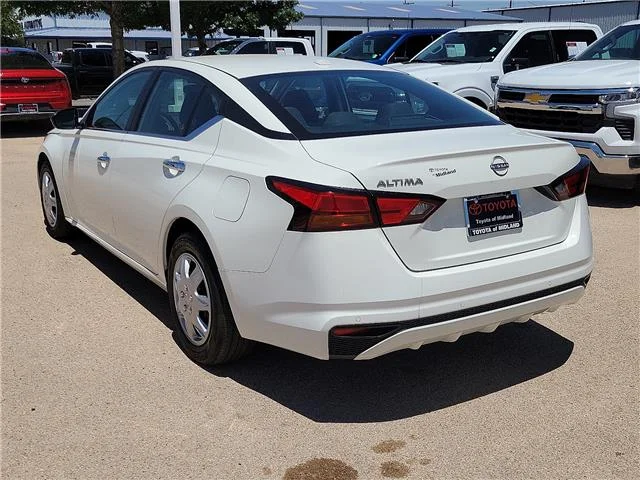 Used 2025 Glacier White Nissan S image 2