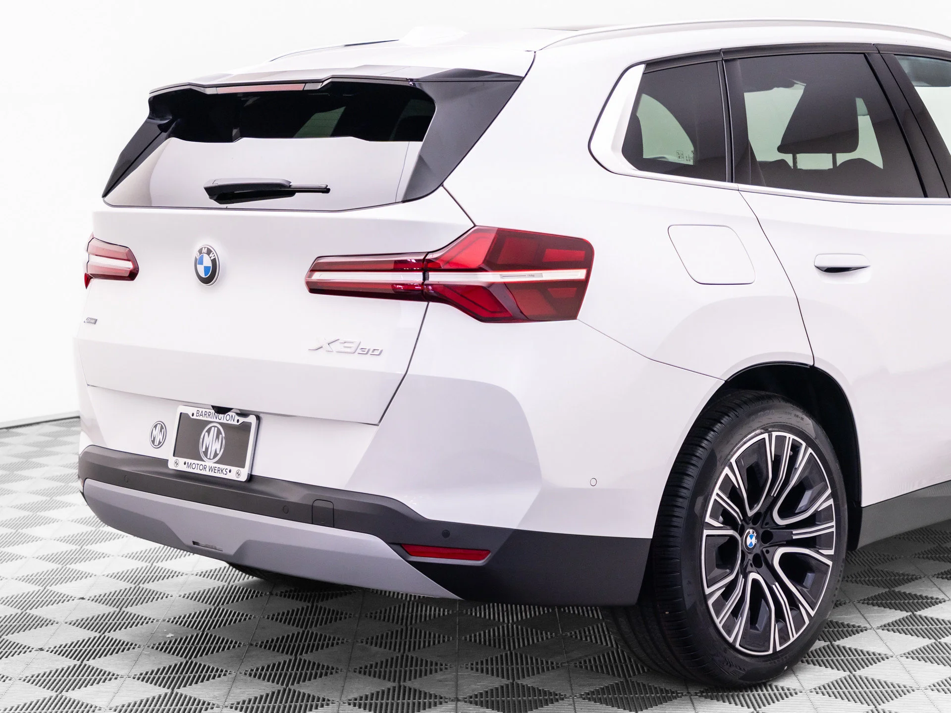 New 2026 White BMW 30 xDrive image 37