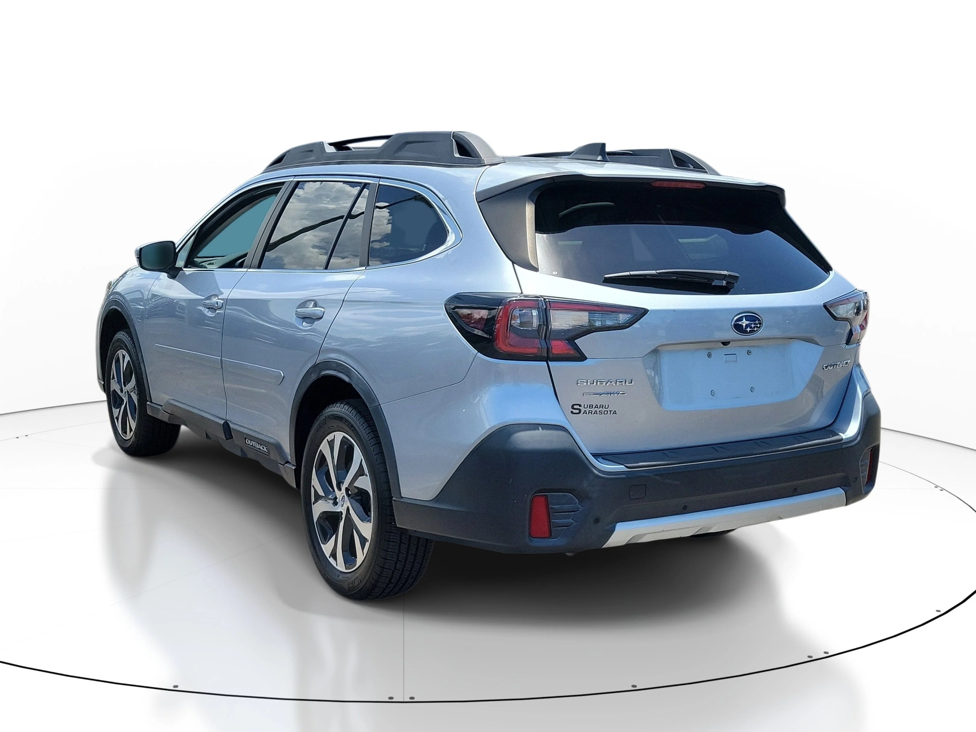 Used 2020 Ice Silver Metallic Subaru Limited image 4